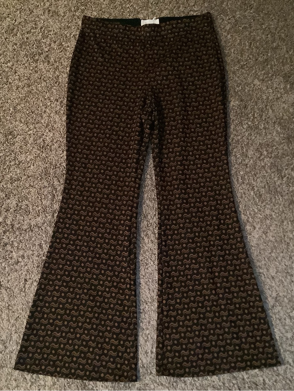 Anthropologie bell bottom pants w/design, size: L